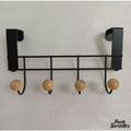 Porte-serviette sur porte blanc