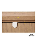 Porte-serviette sur porte blanc